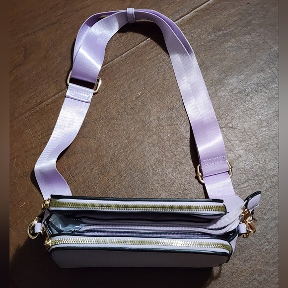 NWOT ... Crossbody Bag - Picture 2 of 6
